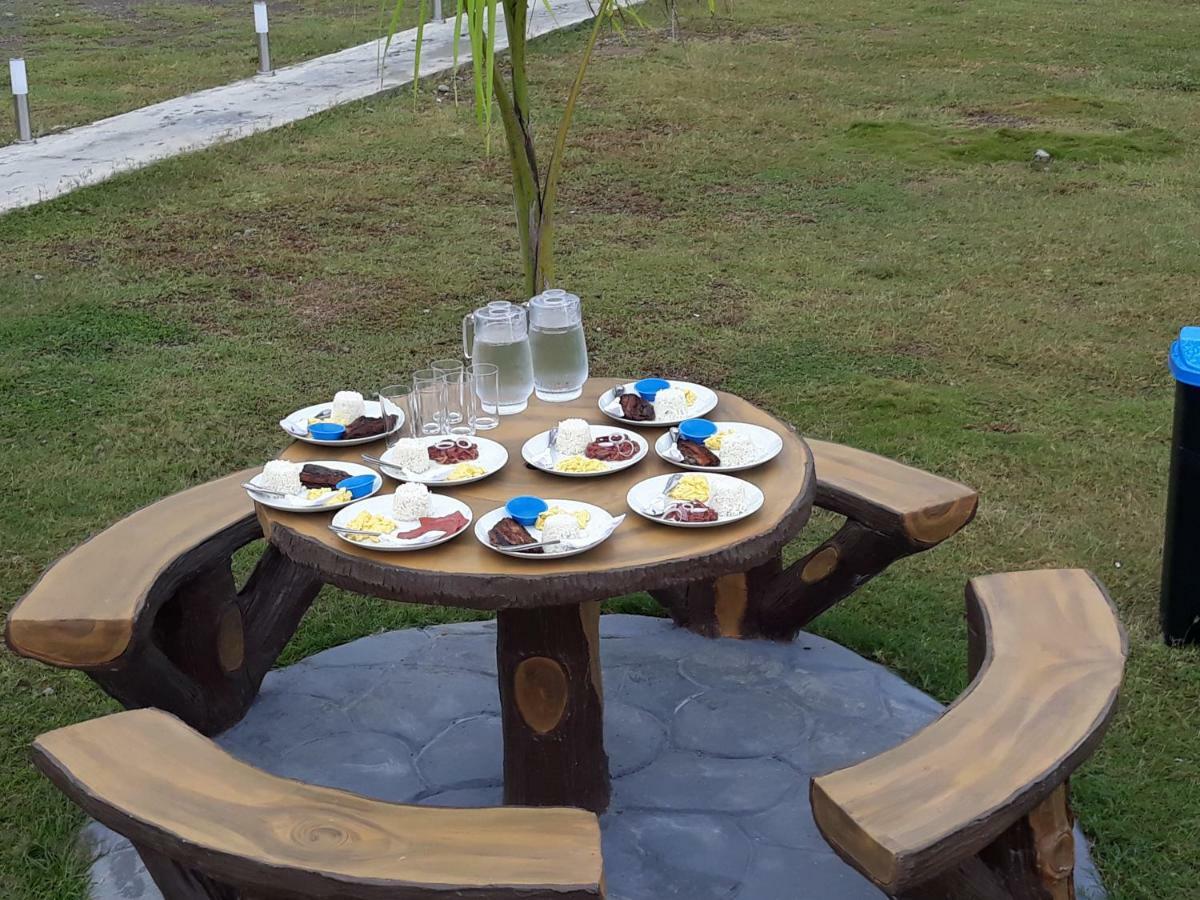 Lagoon Beach Resort Gitagun Екстер'єр фото